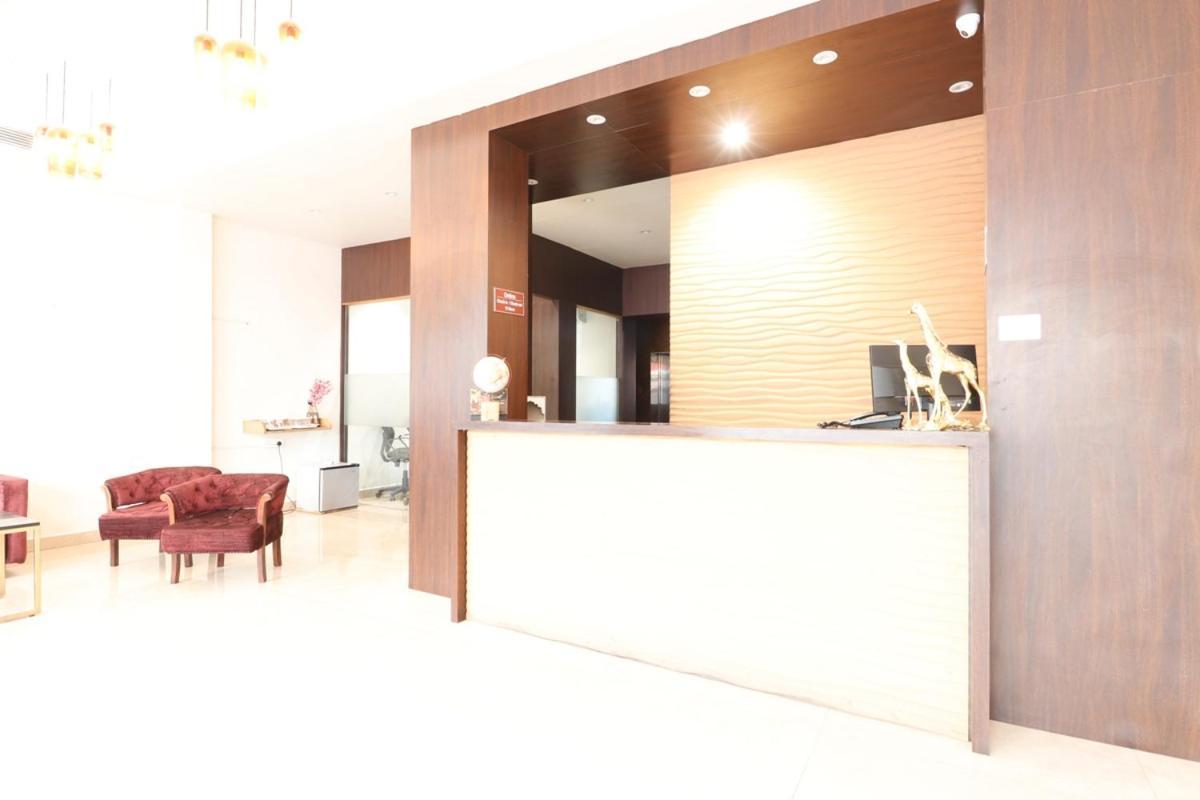 Hotel Yatri Нагпур Екстериор снимка