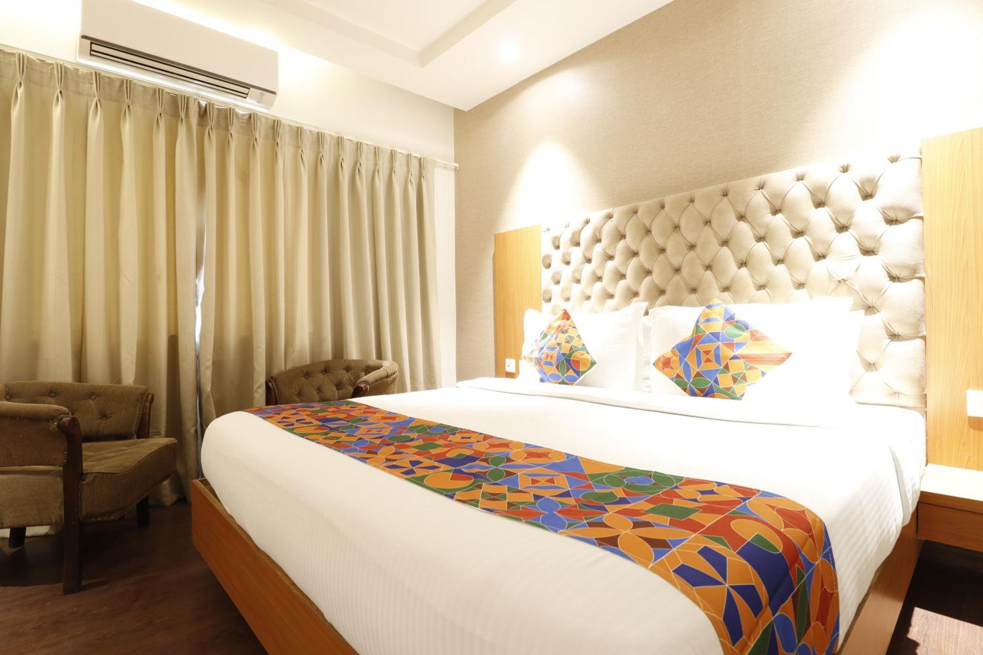 Hotel Yatri Нагпур Екстериор снимка